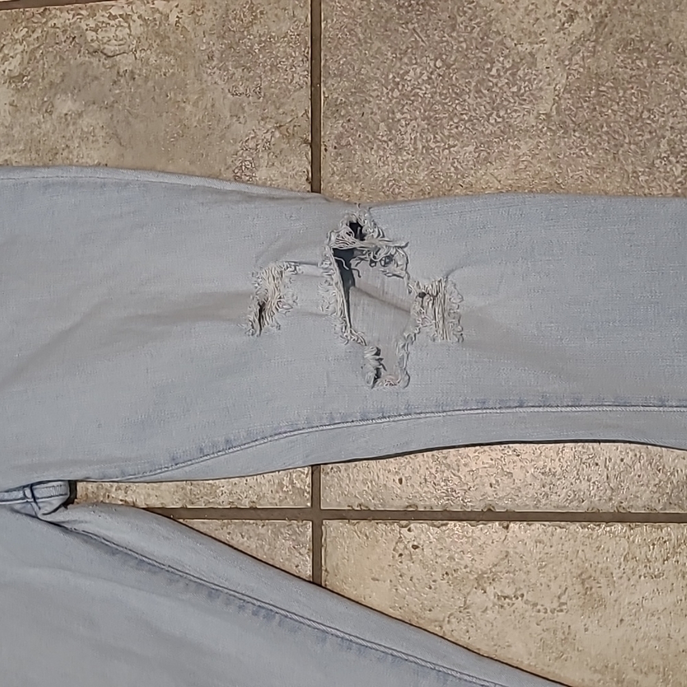 LEVIS ** HIGH RISE**SKINNY** DISTRESSED**JEANS - Picture 6 of 12